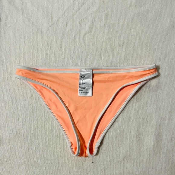 H&M Triangle Bikini Set - Picture 4 of 6